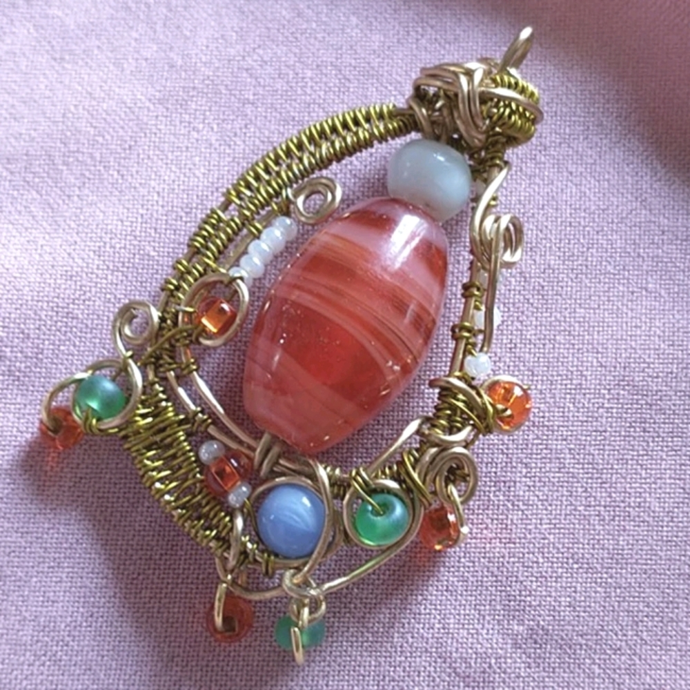 🇨🇦 Boho Glass and Brass Pendant
